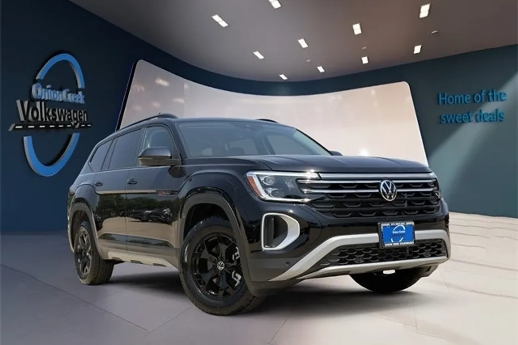 2025 Volkswagen Atlas Peak Edition SE photo 1