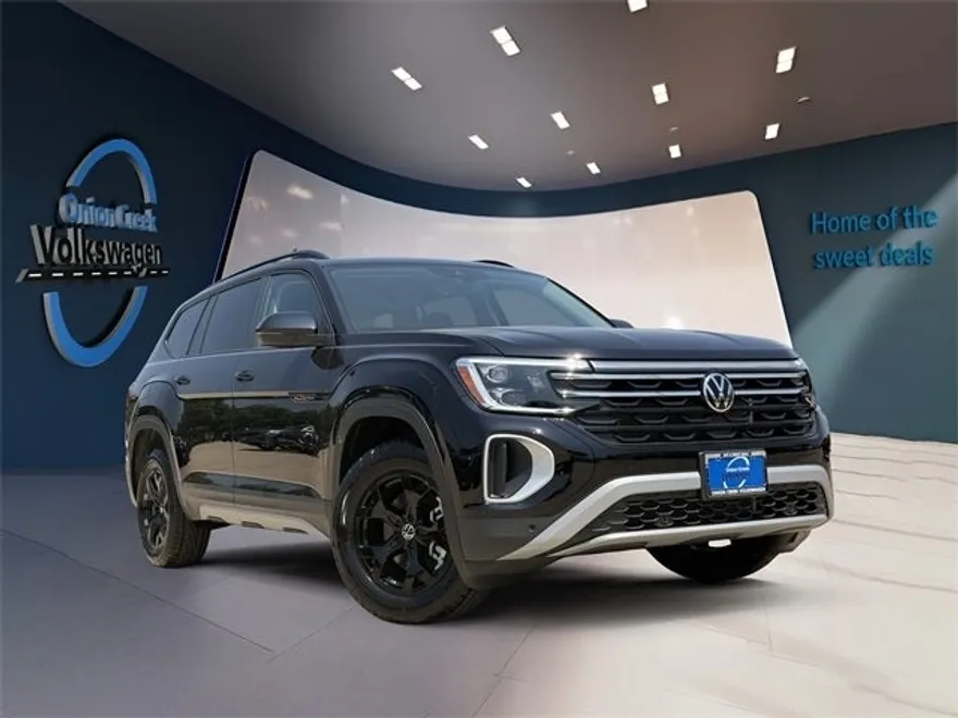 2025 Volkswagen Atlas Peak Edition SE photo 1