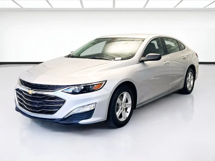 2021 Chevrolet Malibu LS photo 1