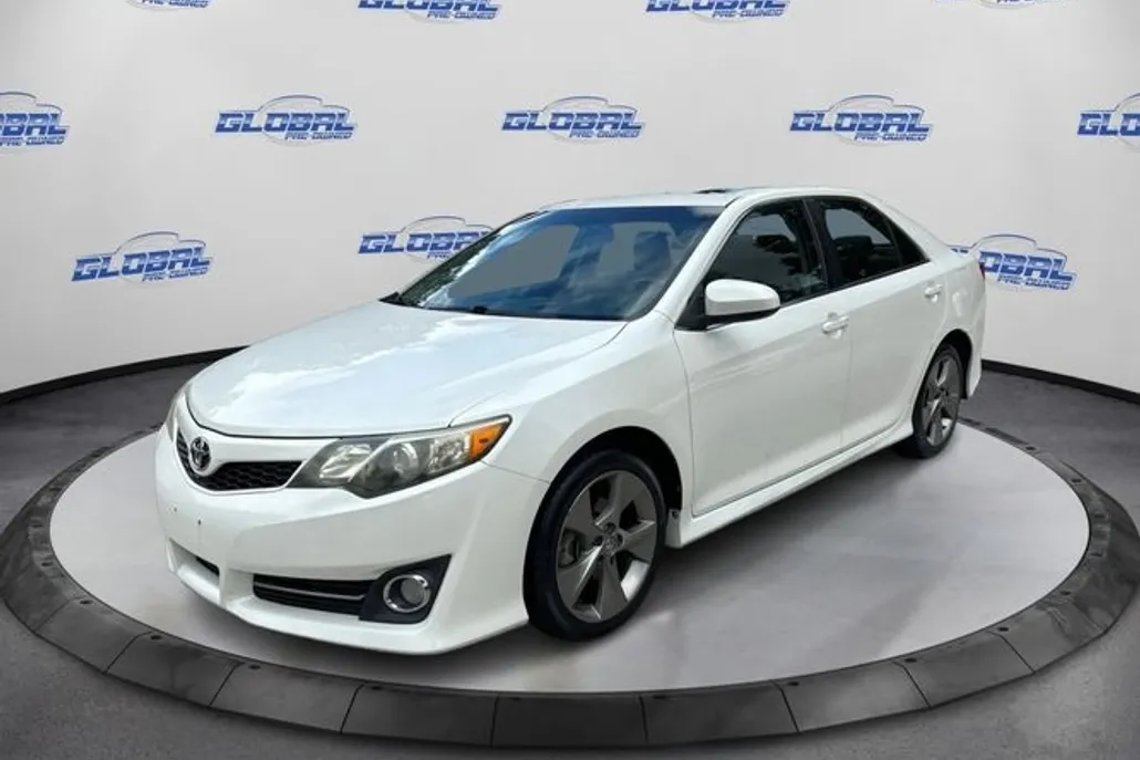 2017 Toyota Camry XLE XSE photo 1