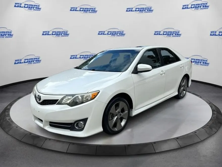 2017 Toyota Camry XLE XSE photo 1