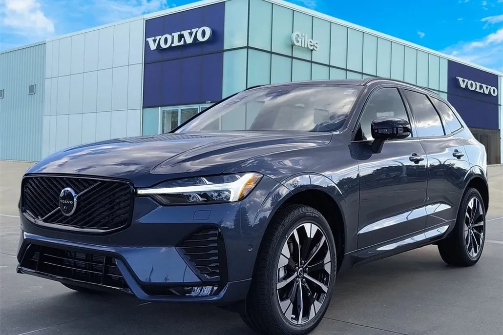 2026 Volvo XC60 B5 Plus photo 1