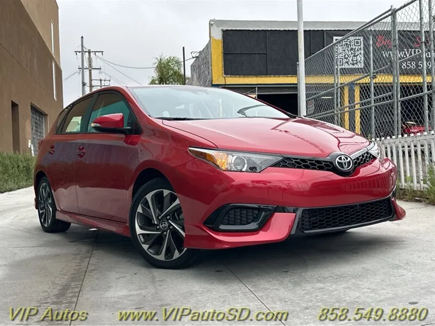 2017 Toyota Corolla iM photo 1