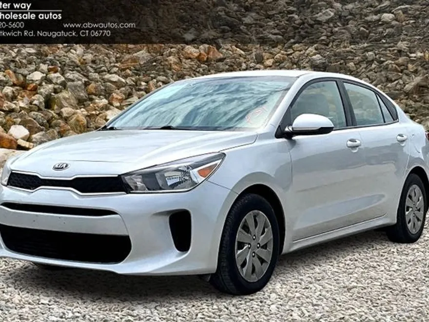 2019 Kia Rio S photo 1