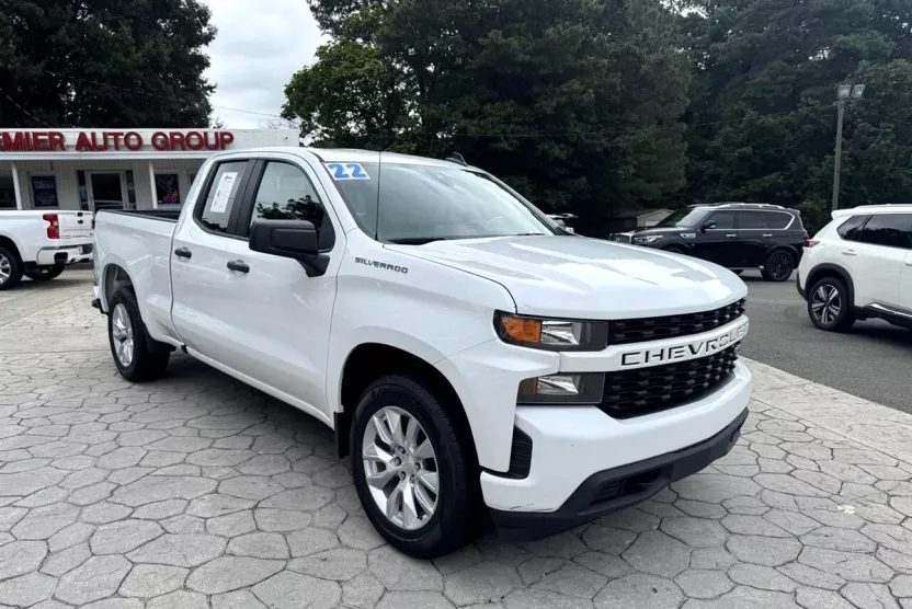 2022 Chevrolet Silverado 1500 Custom photo 1