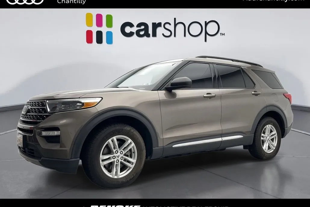 2021 Ford Explorer XLT photo 1