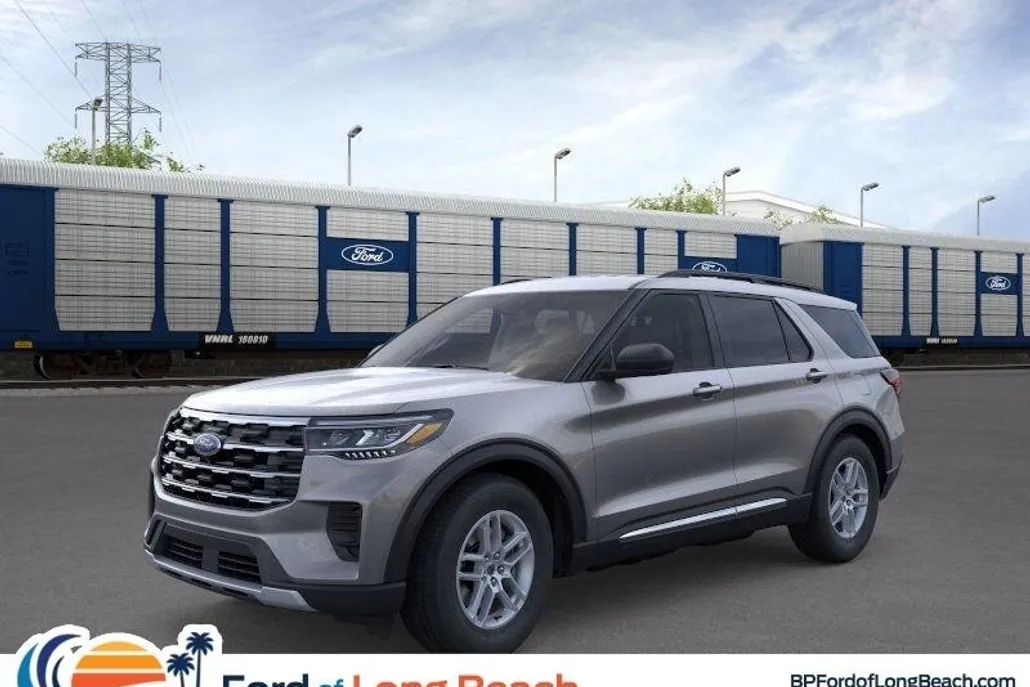 2025 Ford Explorer photo 1