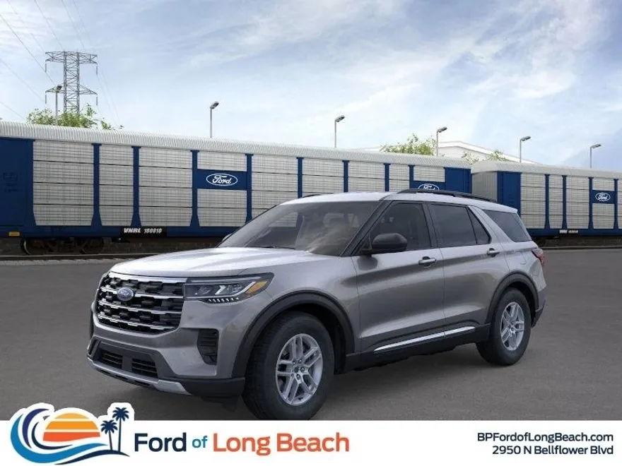 2025 Ford Explorer photo 1