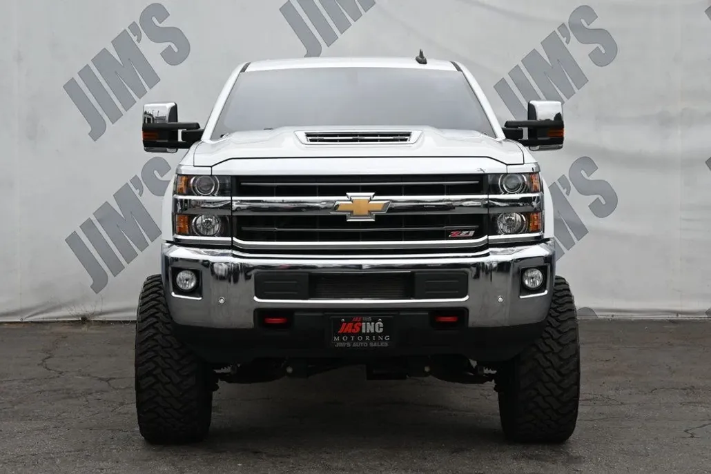 2019 Chevrolet Silverado 2500HD LTZ photo 1