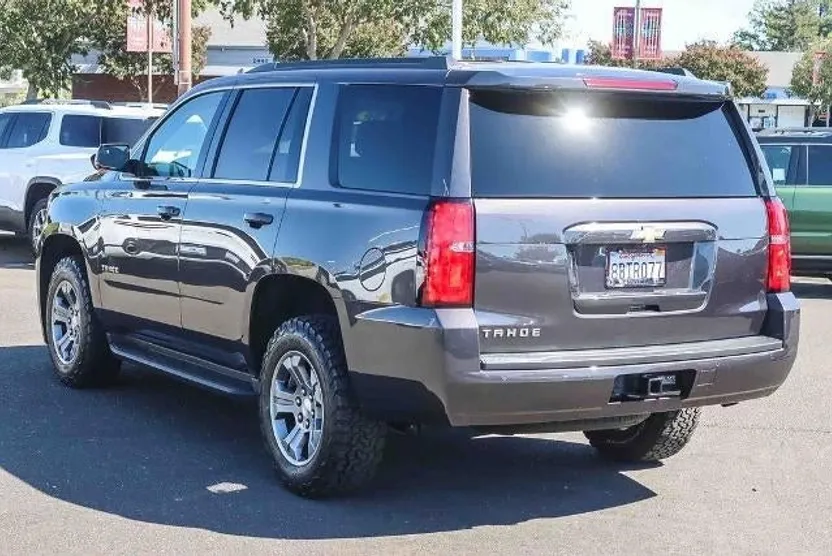 2018 Chevrolet Tahoe LS photo 1