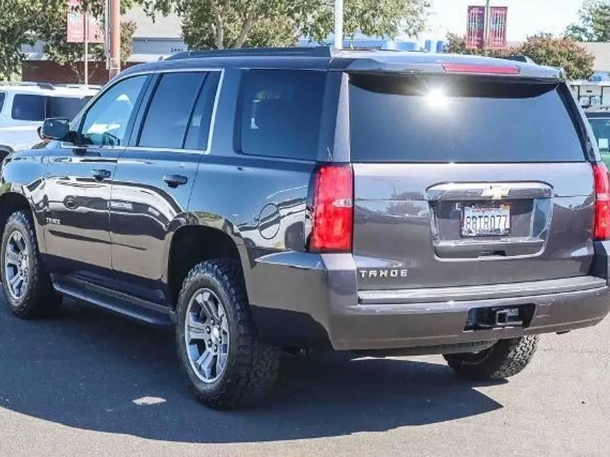 2018 Chevrolet Tahoe LS photo 1