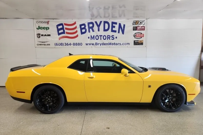 2017 Dodge Challenger R/T Scat Pack photo 1