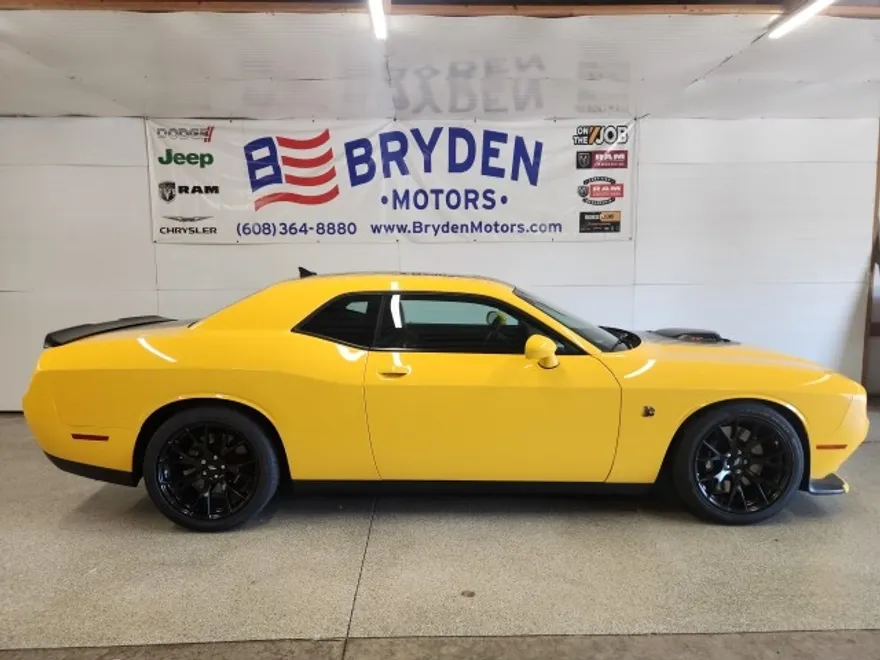 2017 Dodge Challenger R/T Scat Pack photo 1
