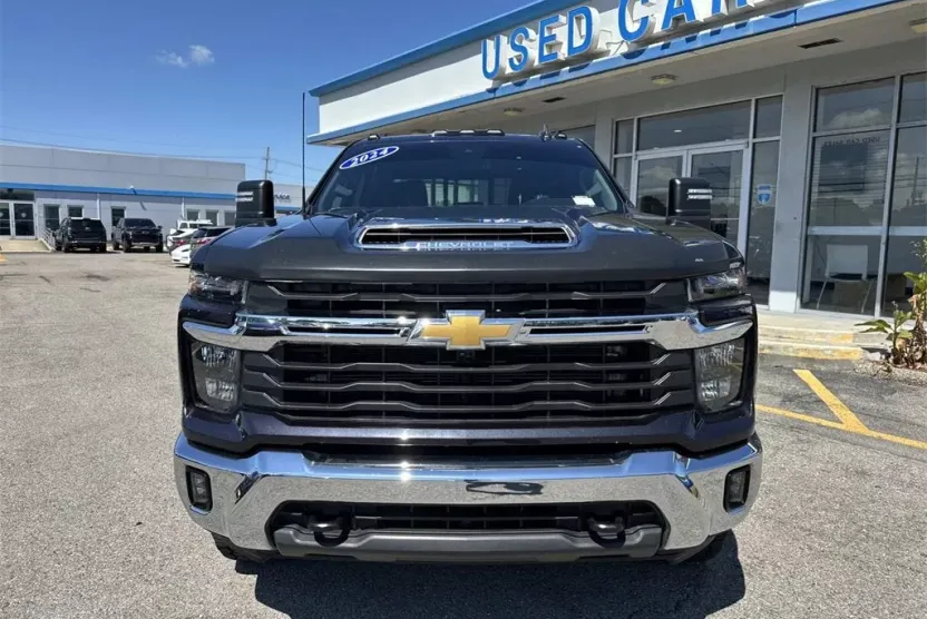 2024 Chevrolet Silverado 2500HD LT photo 1