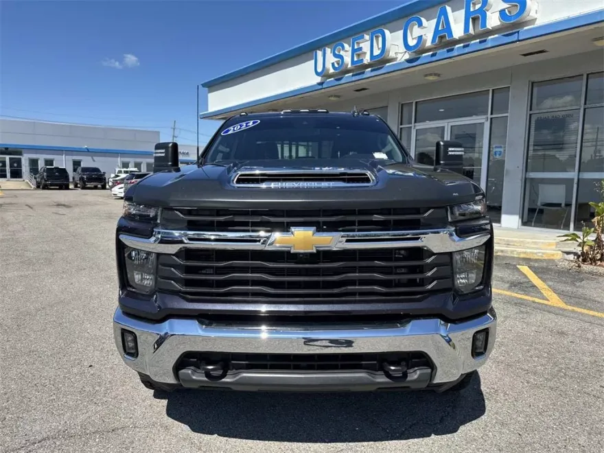 2024 Chevrolet Silverado 2500HD LT photo 1