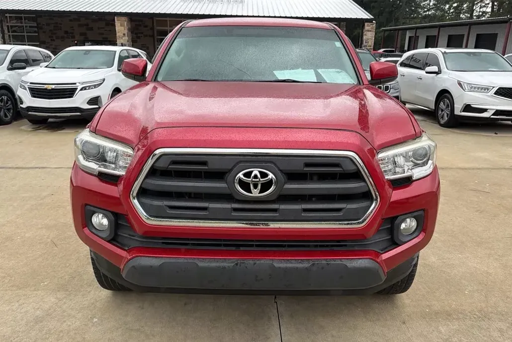 2016 Toyota Tacoma Double Cab SR5 photo 1