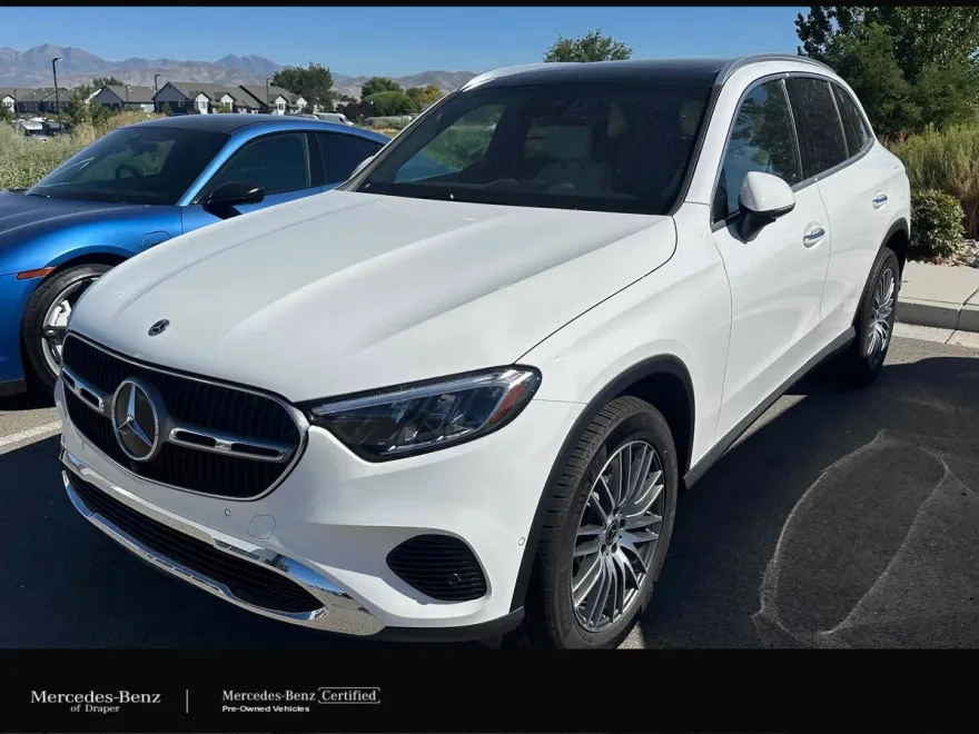 2025 Mercedes Benz GLC 300 4MATIC photo 1