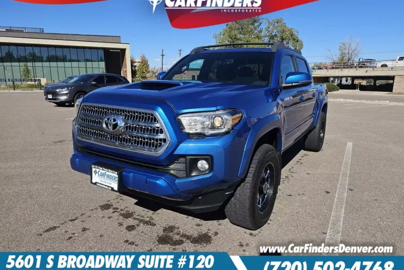2016 Toyota Tacoma TRD Sport photo 1