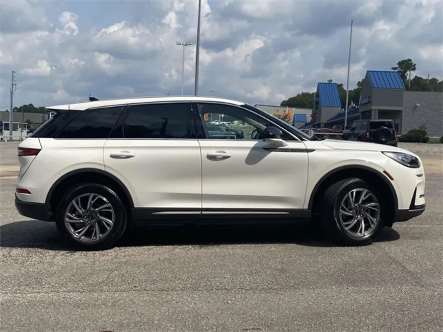 2025 Lincoln Corsair Premiere photo 1