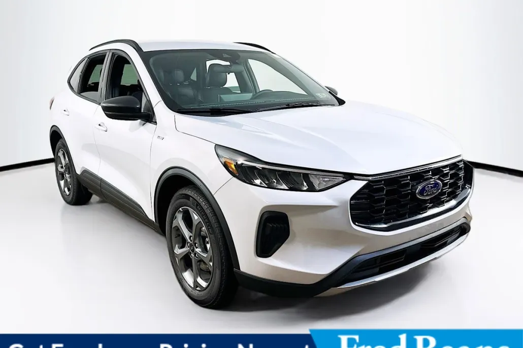 2025 Ford Escape ST-Line photo 1