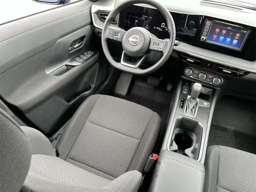 2025 Nissan Kicks S photo 1