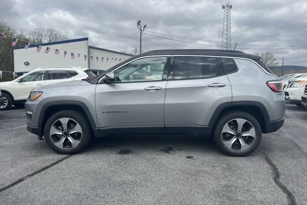 2018 Jeep Compass Latitude photo 1