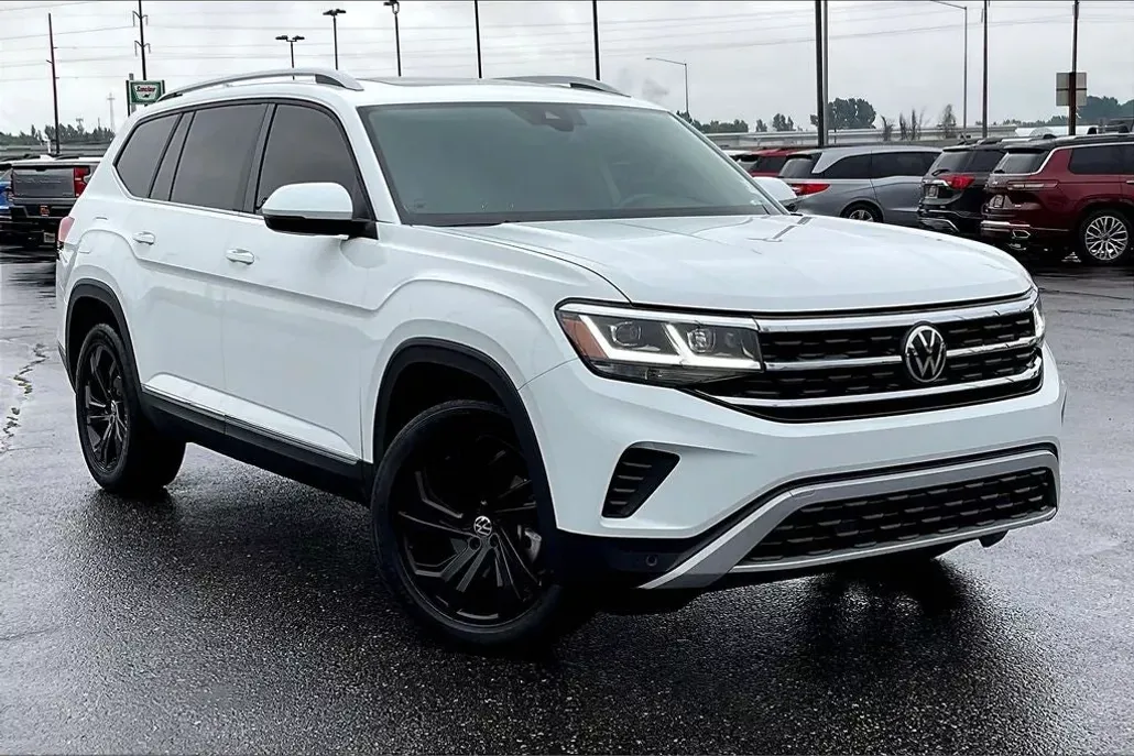 2022 Volkswagen Atlas SEL photo 1