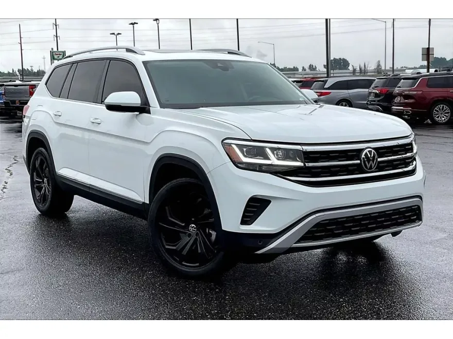 2022 Volkswagen Atlas SEL photo 1