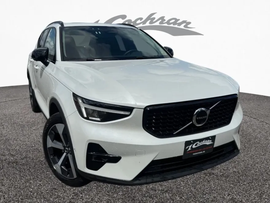 2024 Volvo XC40 Plus photo 1
