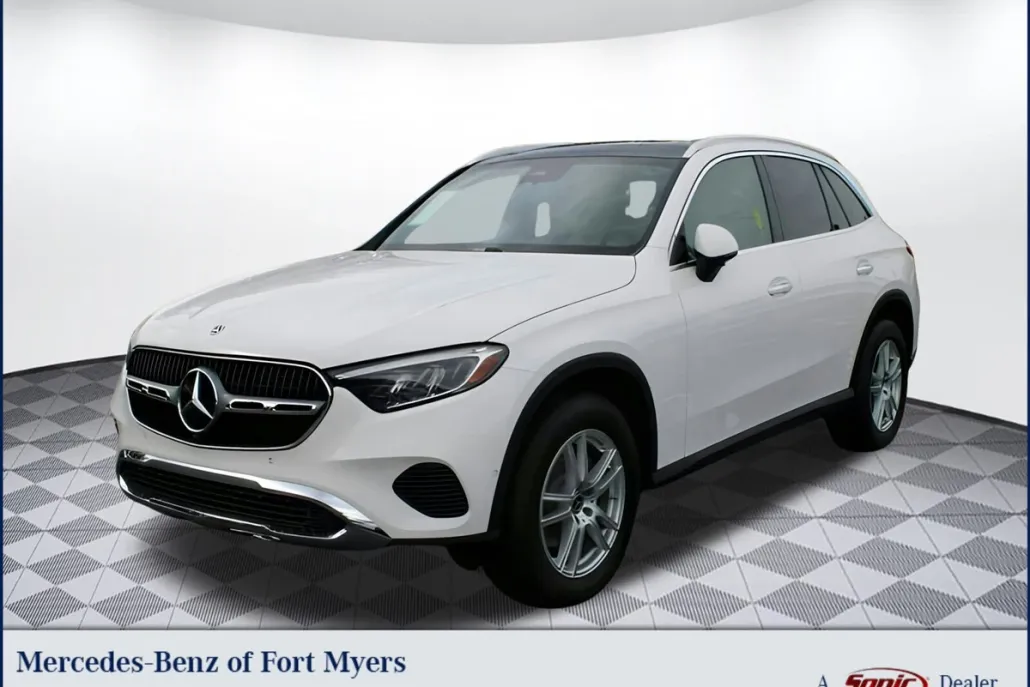 2025 Mercedes Benz GLC 300 photo 1