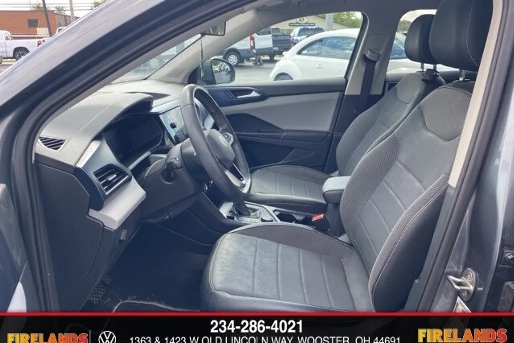 2022 Volkswagen Taos SE photo 1