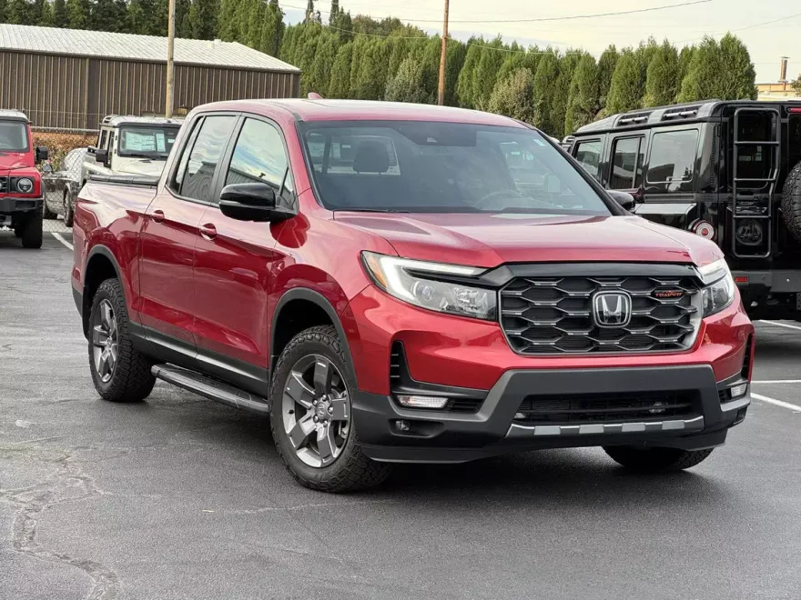 2024 Honda Ridgeline TrailSport photo 1