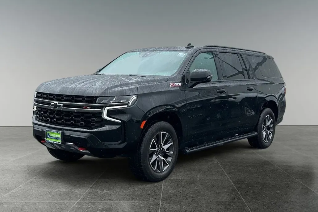 2022 Chevrolet Suburban Z71 photo 1