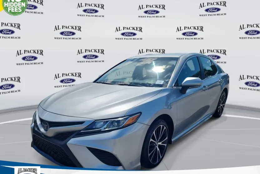 2018 Toyota Camry L photo 1
