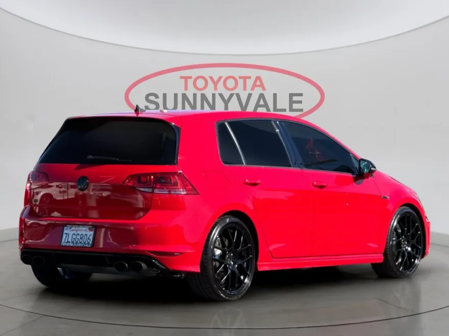 2015 Volkswagen Golf R photo 1