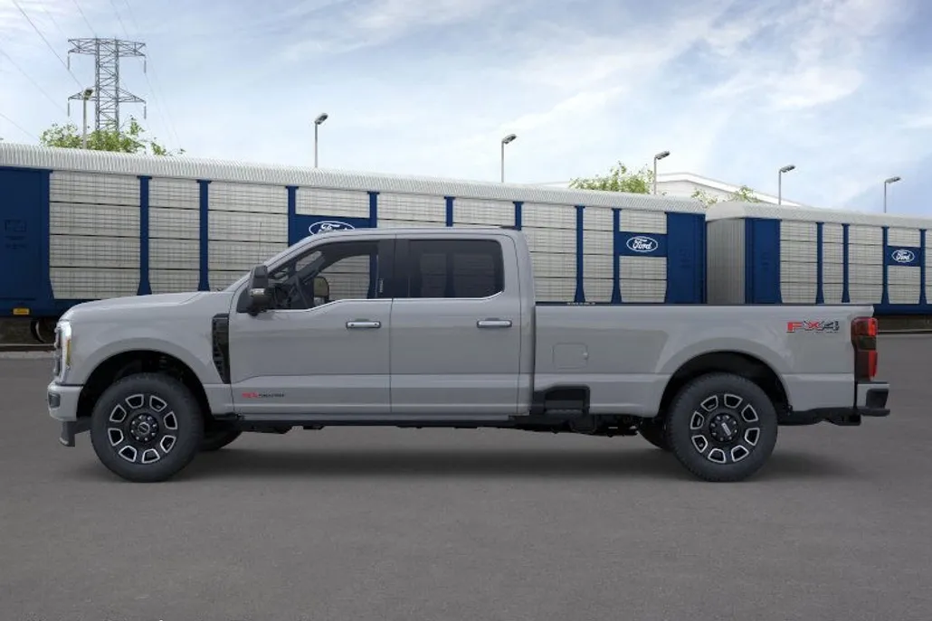 2026 Ford F-350 Platinum photo 1