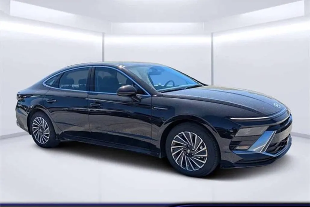 2025 Hyundai Sonata Hybrid SEL photo 1
