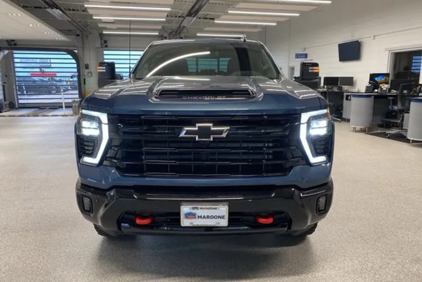 2026 Chevrolet Silverado 2500HD LT photo 1