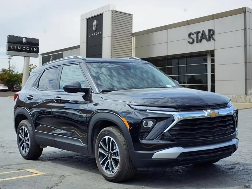 2025 Chevrolet Trailblazer LT photo 1