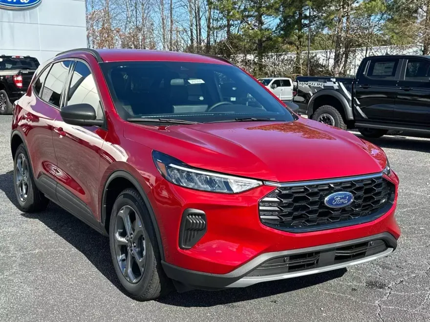 2025 Ford Escape ST-Line photo 1