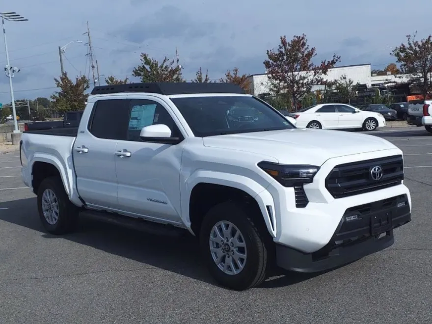 2024 Toyota Tacoma SR5 photo 1