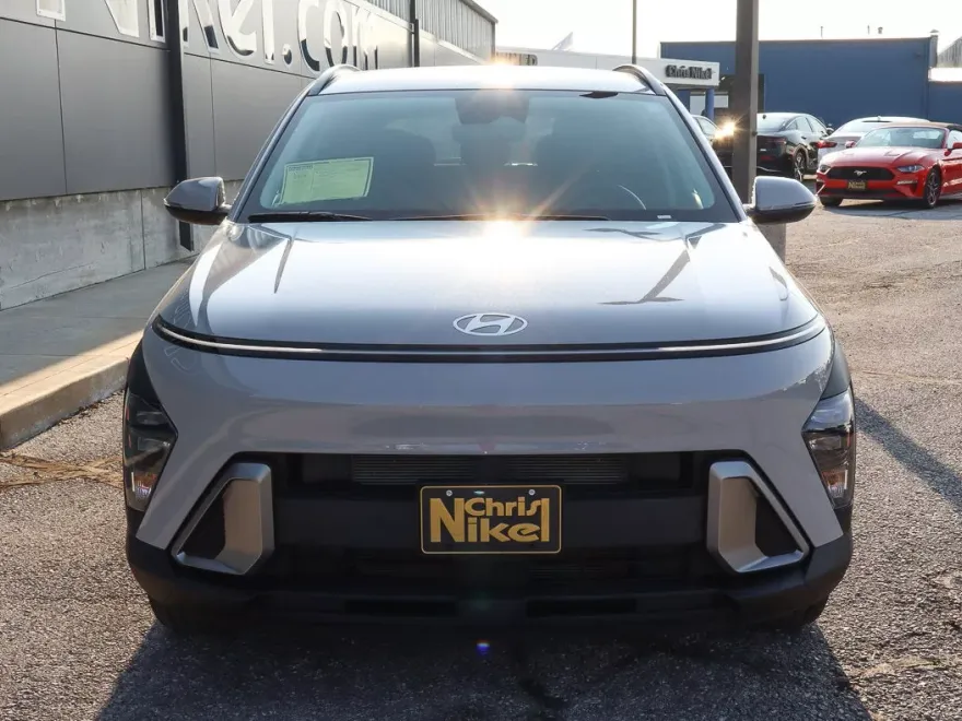 2025 Hyundai Kona SEL photo 1