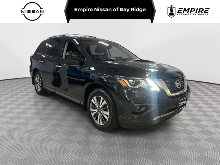 2019 Nissan Pathfinder SL photo 1