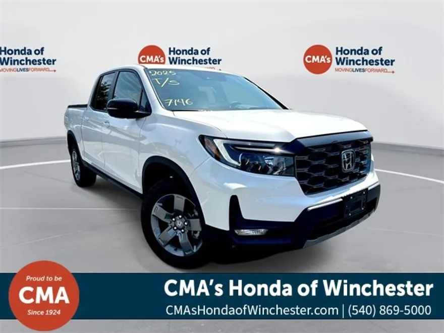 2025 Honda Ridgeline TrailSport photo 1