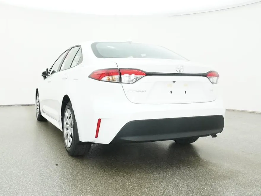 2026 Toyota Corolla LE photo 1