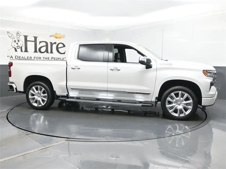 2022 Chevrolet Silverado 1500 High Country photo 1