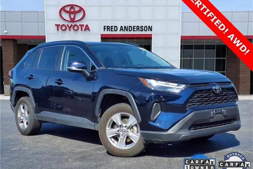 2023 Toyota RAV4 XLE photo 1