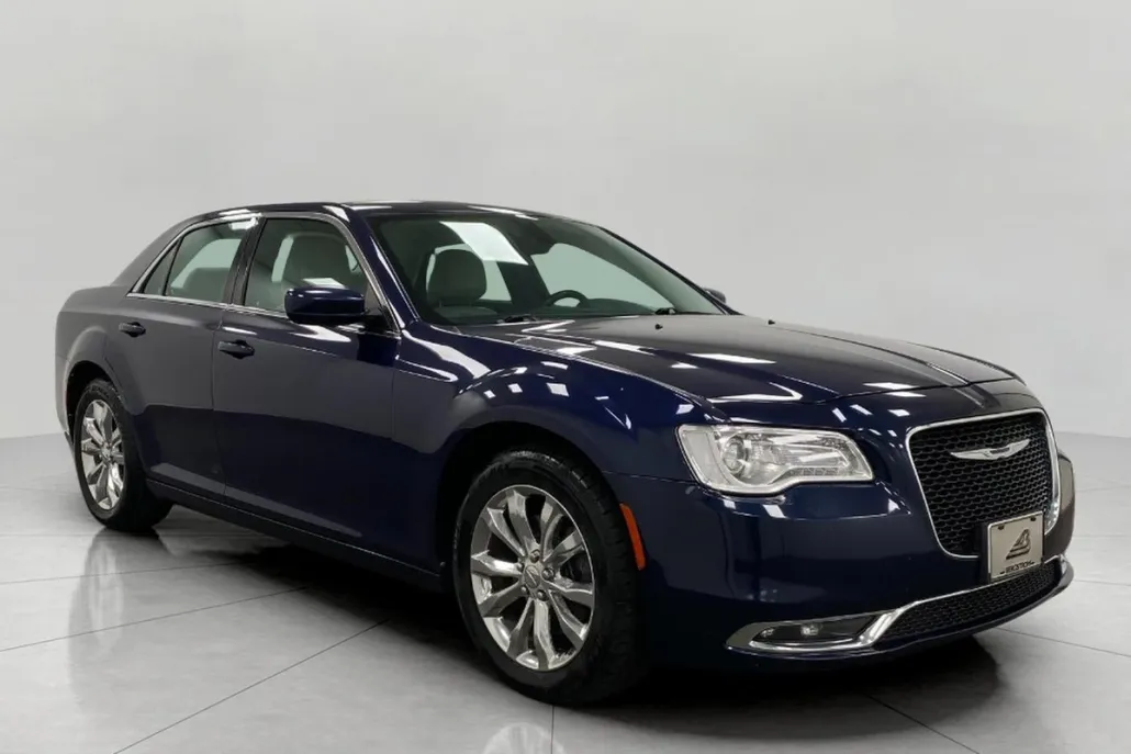2016 Chrysler 300 Limited photo 1
