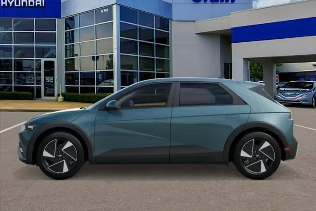 2025 Hyundai Ioniq 5 SE photo 1