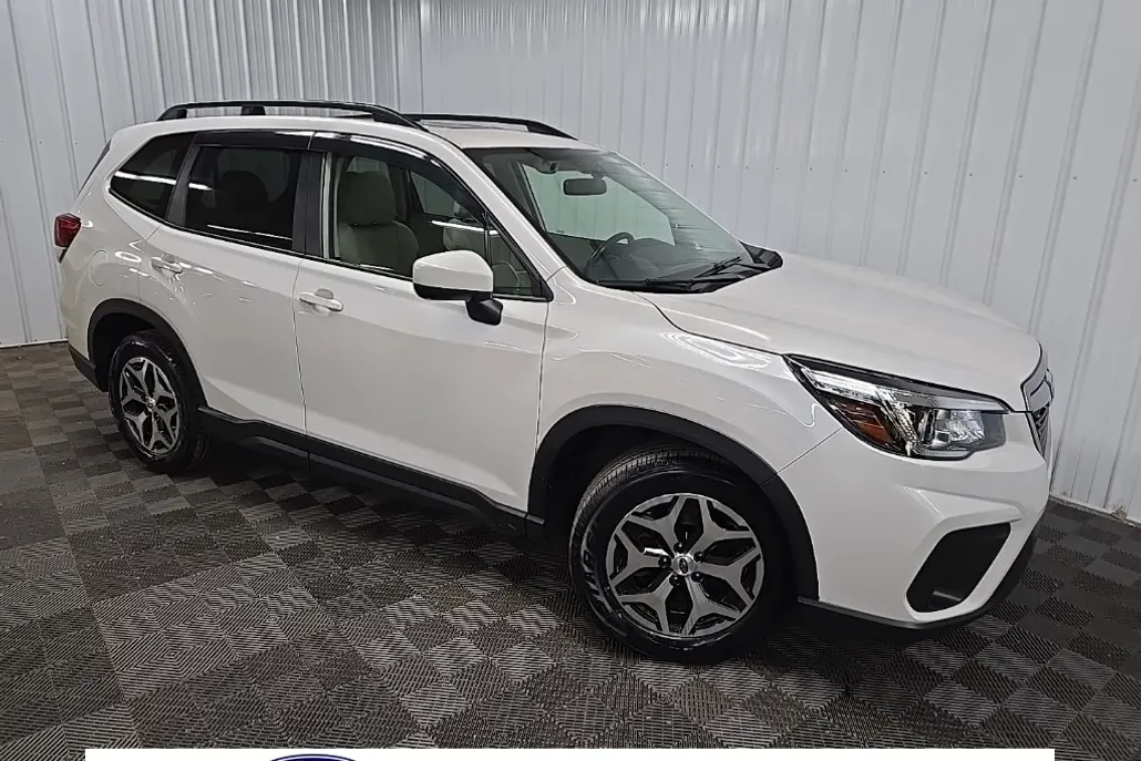 2020 Subaru Forester Premium photo 1